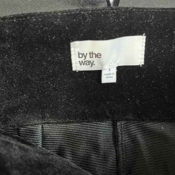 By the Way. Gloria Deep V Black Velvet Jumpsuit Size Small - Picture 3 of 8